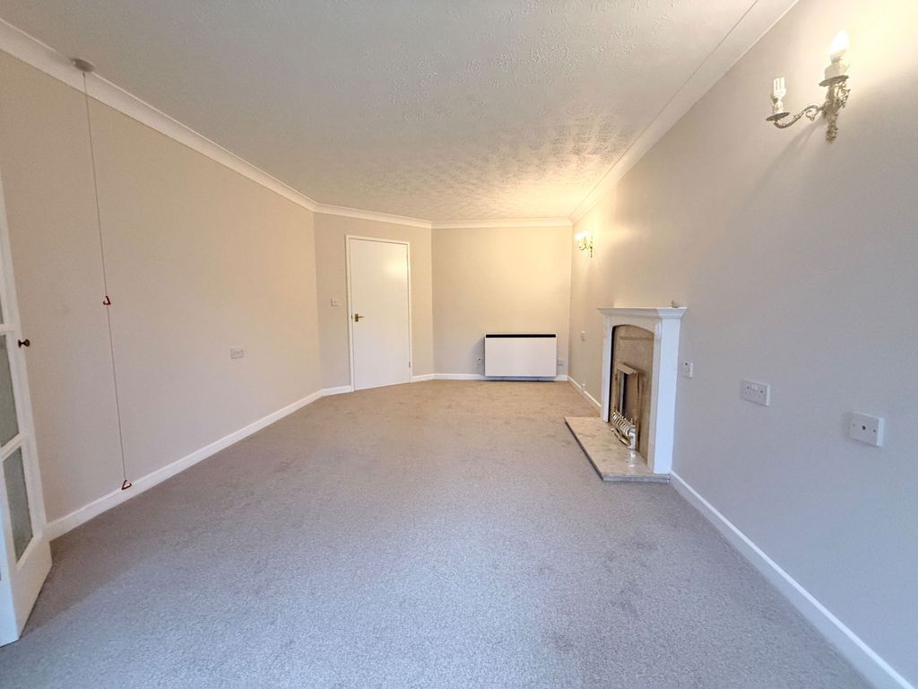 Property photo 3 of 11