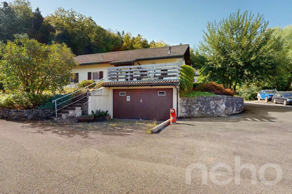 Property photo 3 of 12