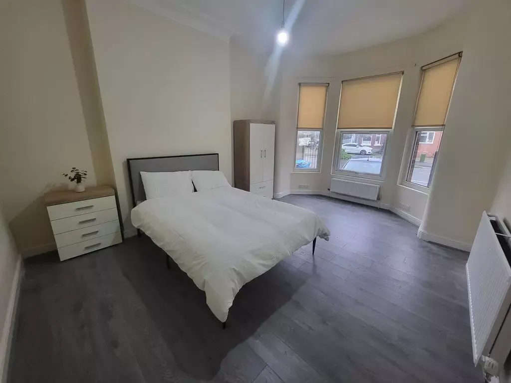 Property photo 1 of 5