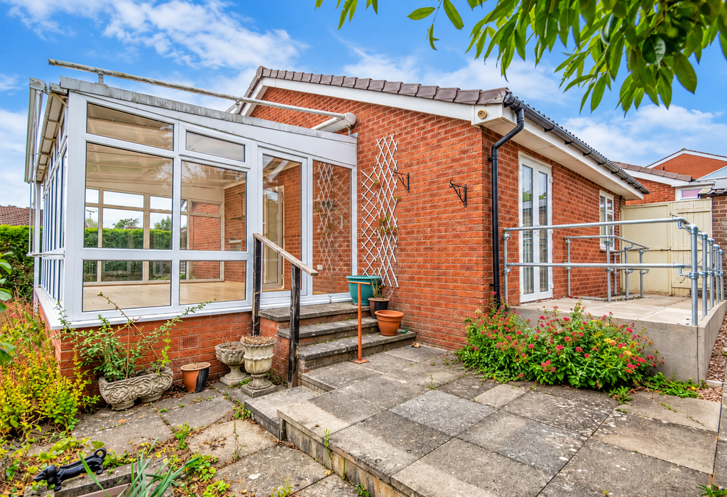 Property photo 1 of 17