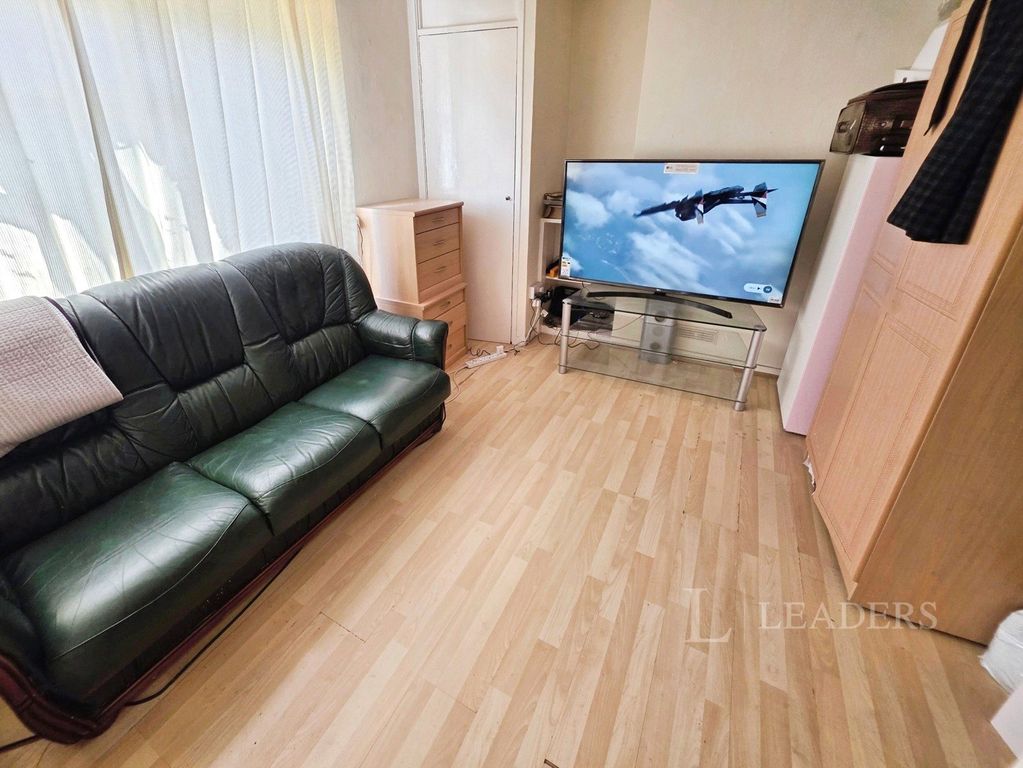 Property photo 2 of 5 Picture No. 06