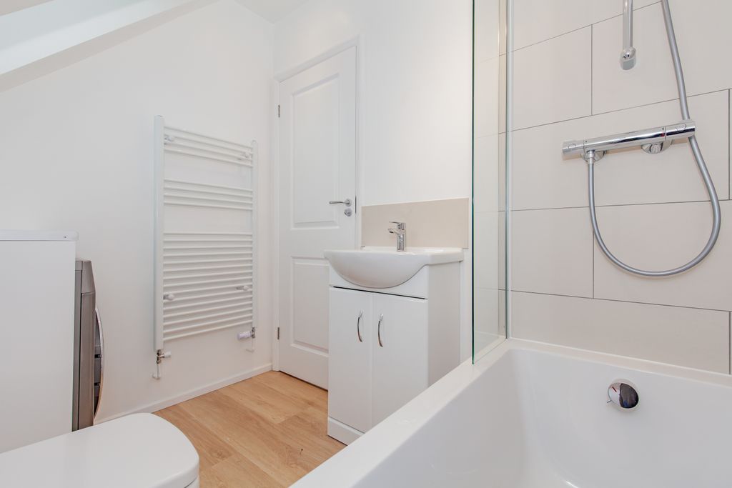 Property photo 3 of 10 Photo 03