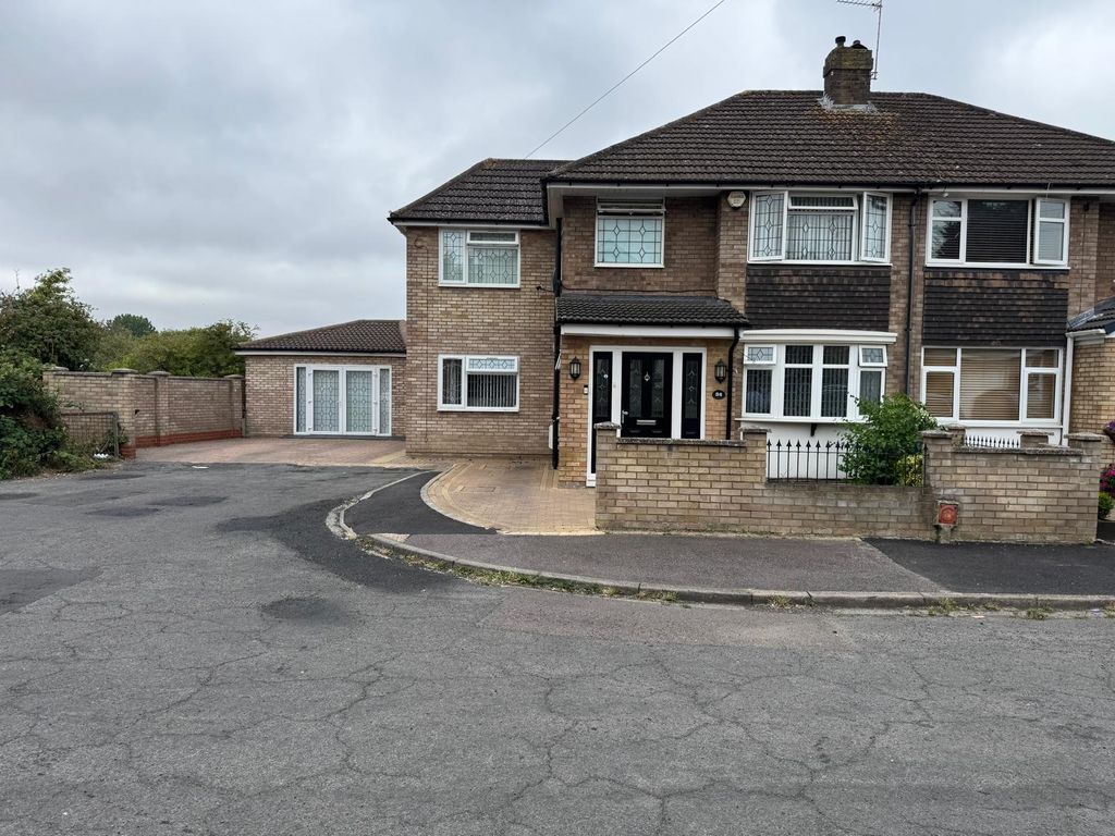 Property photo 2 of 23