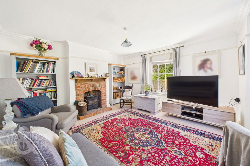 Property photo 2 of 38