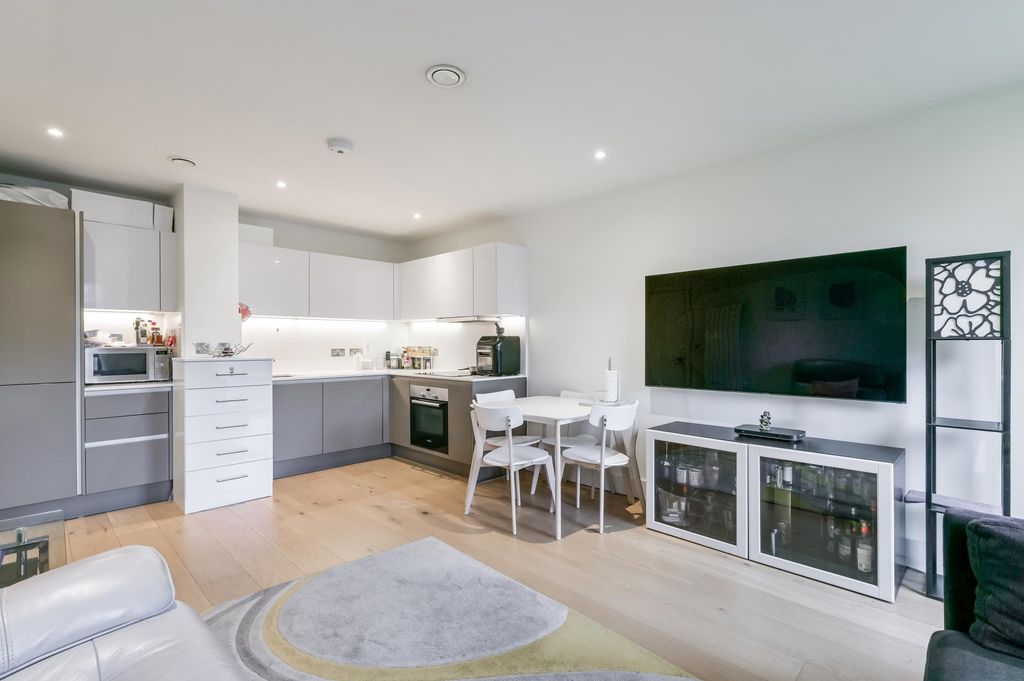 Property photo 3 of 9