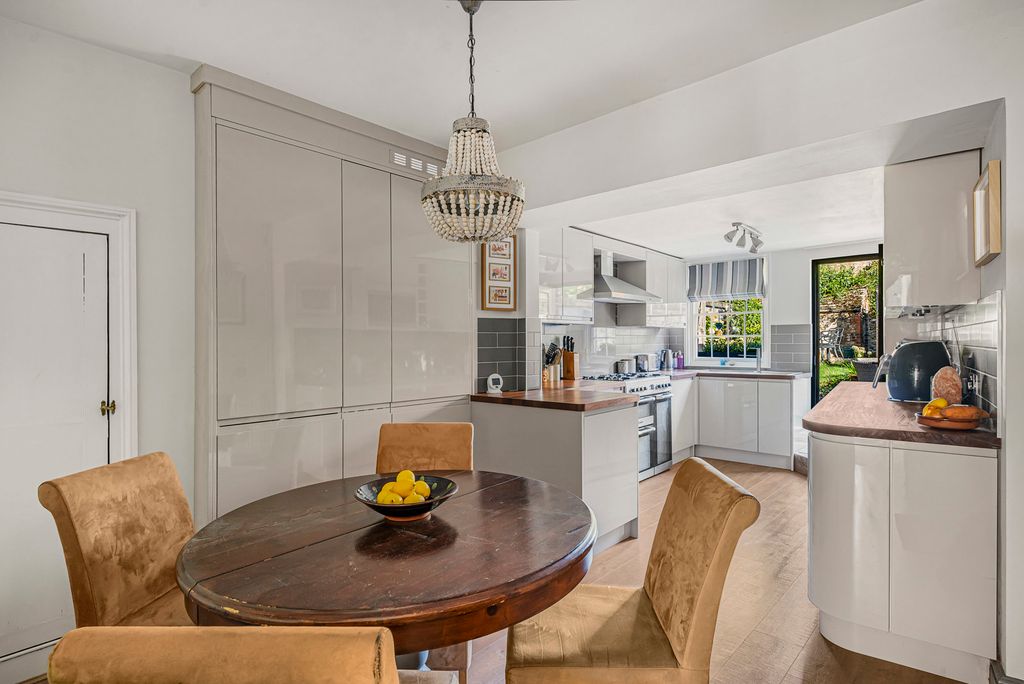 Property photo 2 of 16 Kitchen / Diner