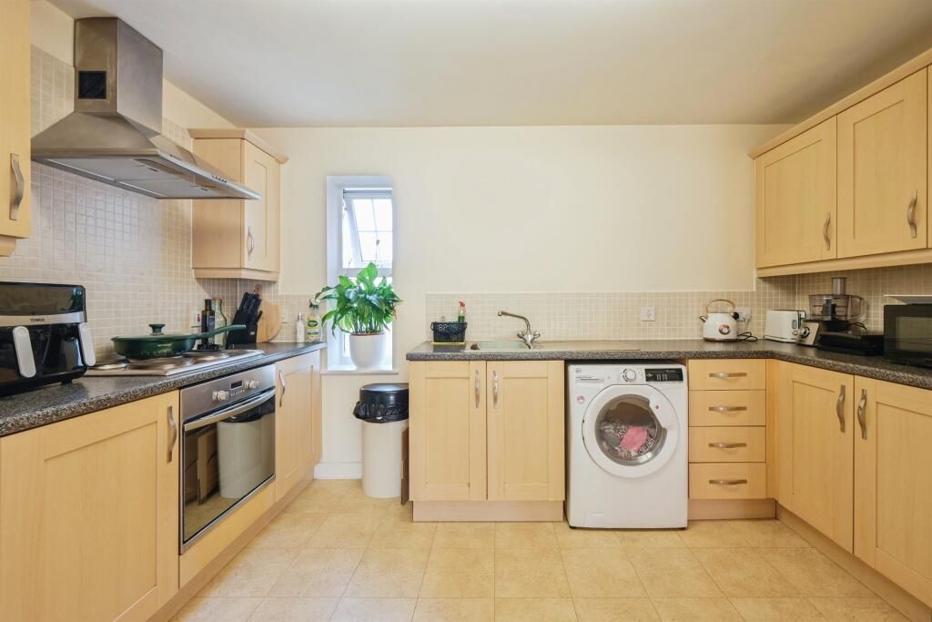 Additional image 5 of 3 bed flat to rentDeykin Road, Lichfield WS13