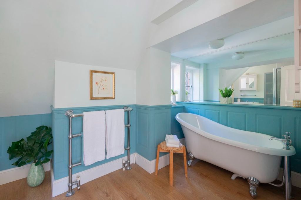 Property photo 3 of 34