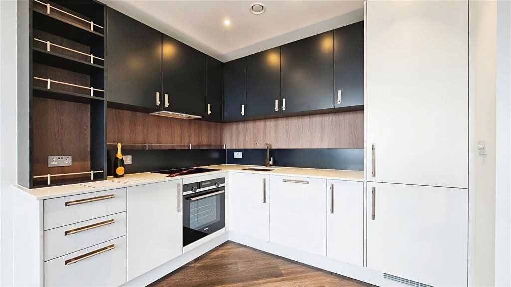 Property photo 3 of 15 Kitchen