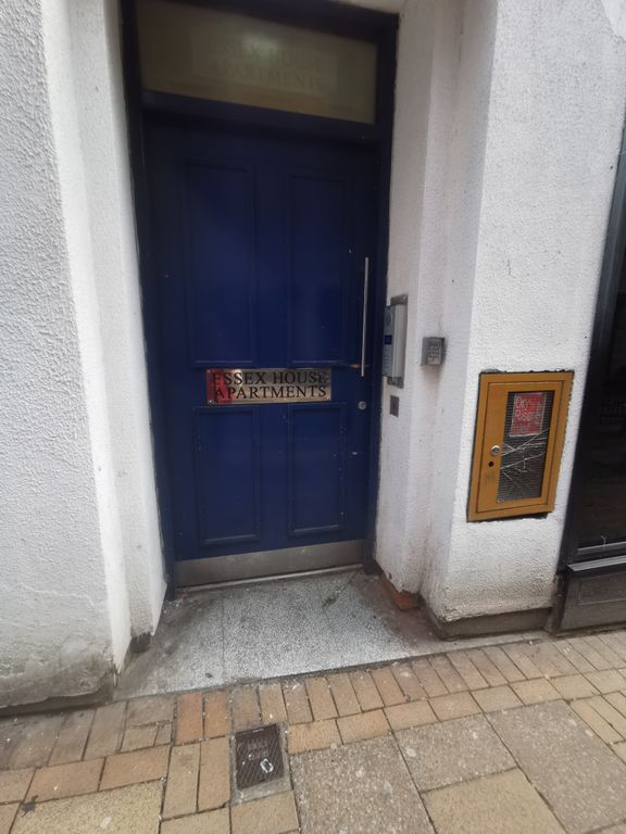 Property photo 2 of 16 Entrance Of Temple Street