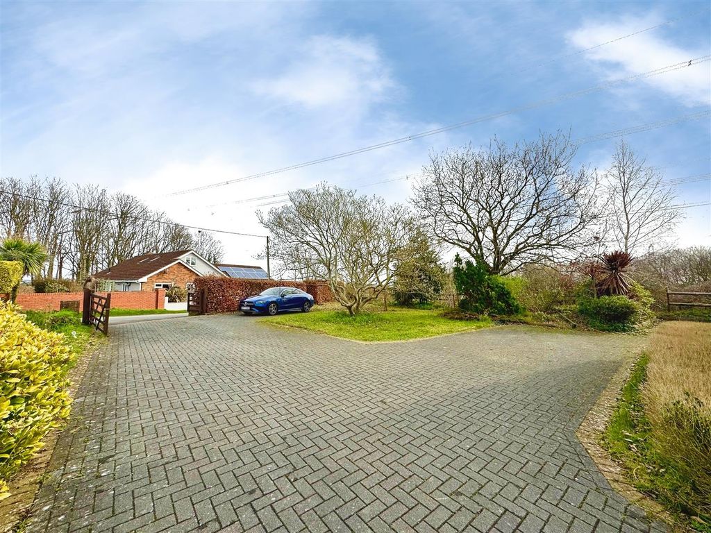 Property photo 3 of 23 Driveway