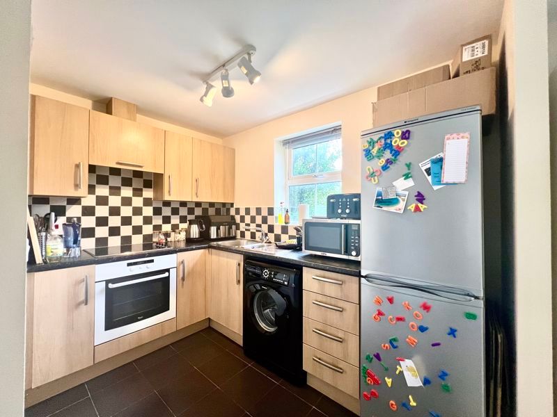 Property photo 3 of 14 Kitchen