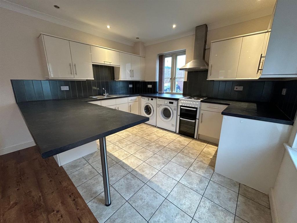 Property photo 2 of 6 Thumbnail_Img_2831.Jpg