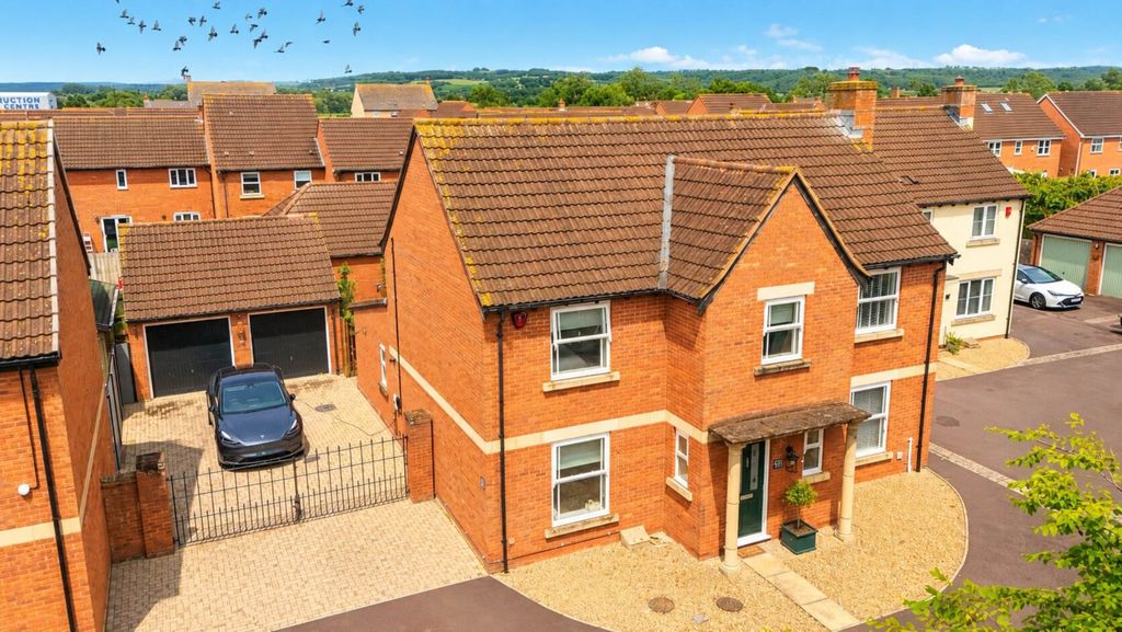 Property photo 1 of 30