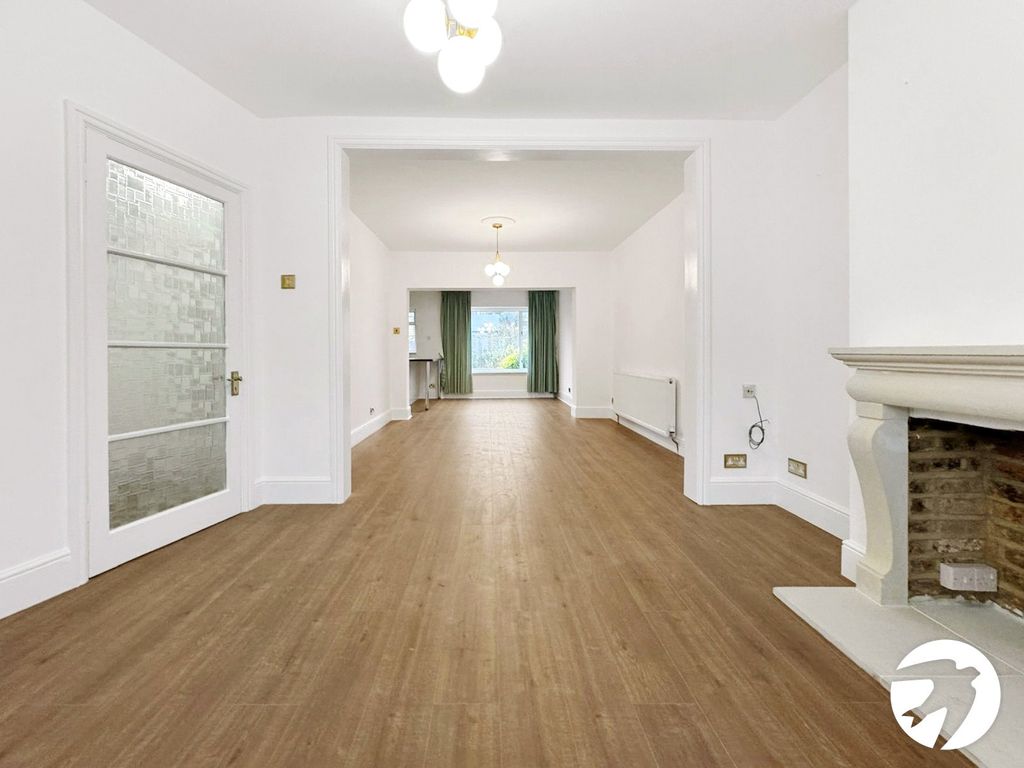 Property photo 2 of 15 Picture No. 04