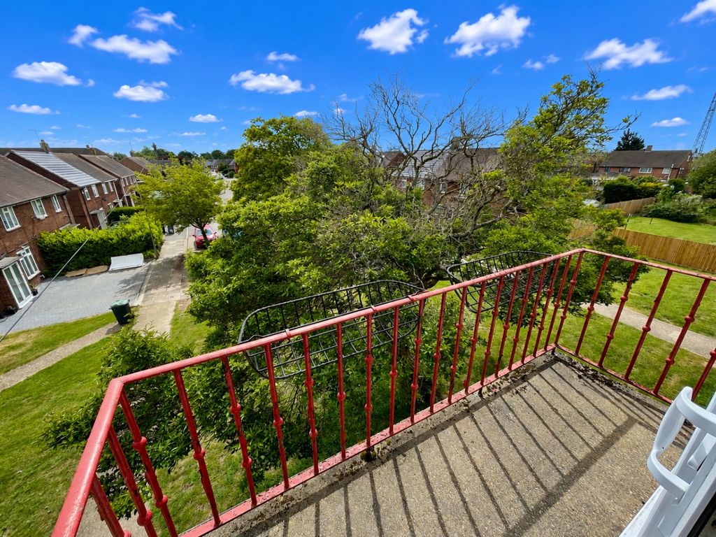 Property photo 3 of 8 5138903