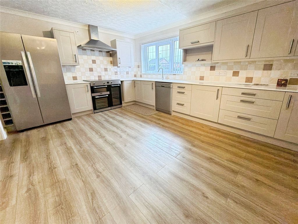 Property photo 2 of 23 Kitchen