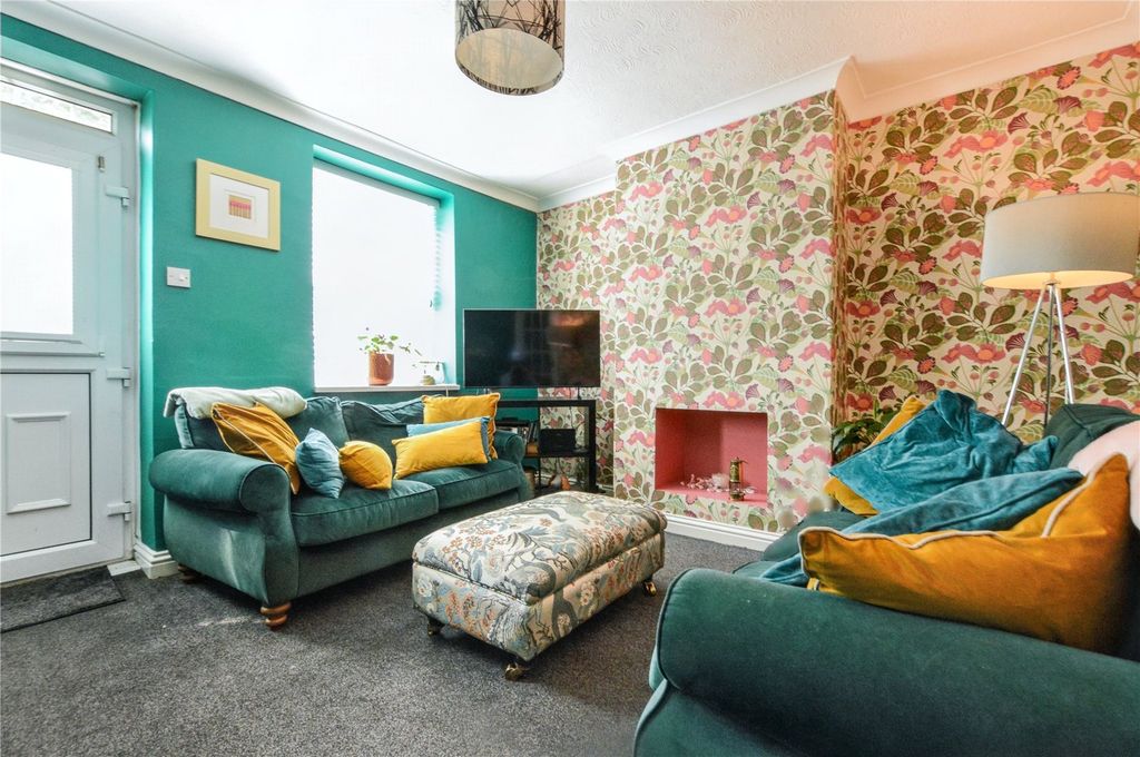 Property photo 2 of 17 Picture No. 12