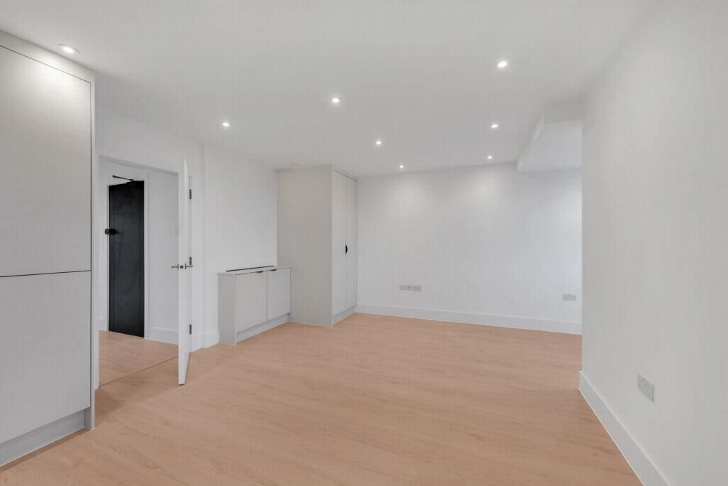 Property photo 3 of 11 Open-Plan Living