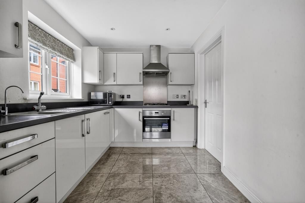 Property photo 3 of 20 Kitchen