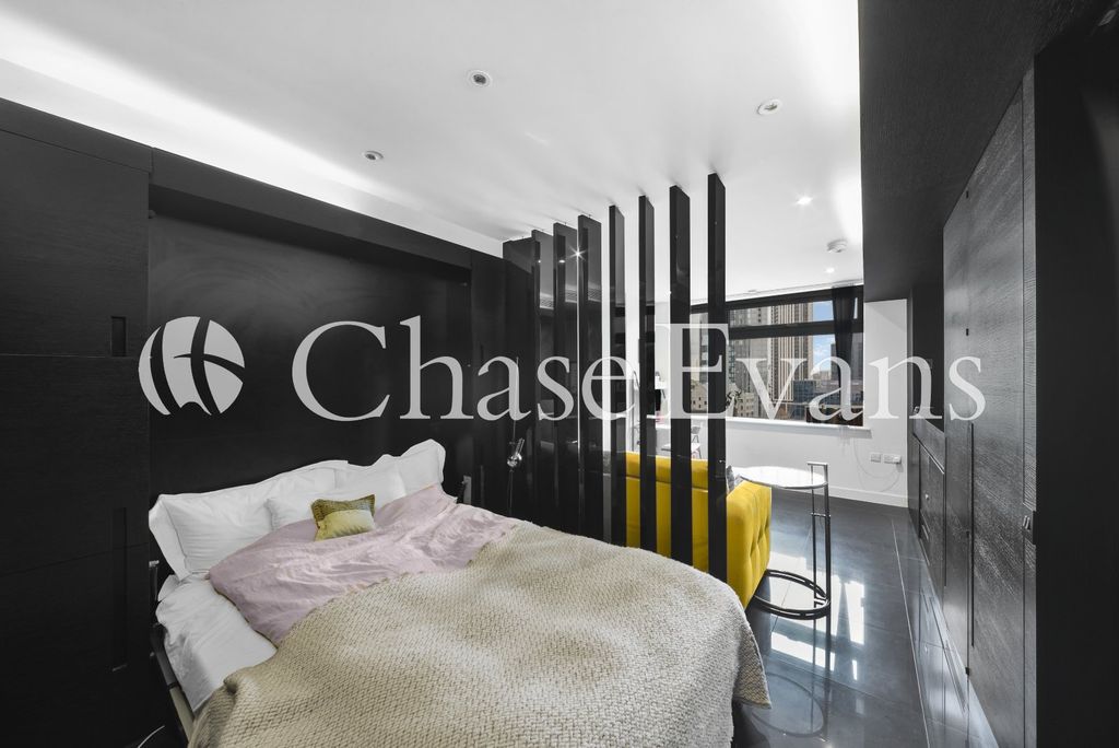 Property photo 3 of 12 Sleeping Area