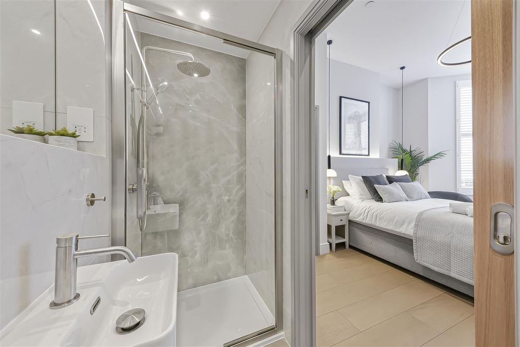 Property photo 1 of 14 One Stay - Studio 6 - Bathroom - Image 2.Jpg