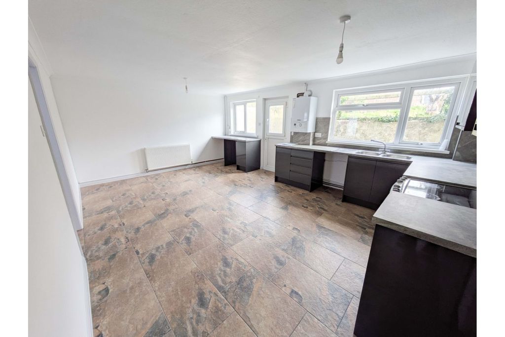 Property photo 1 of 25