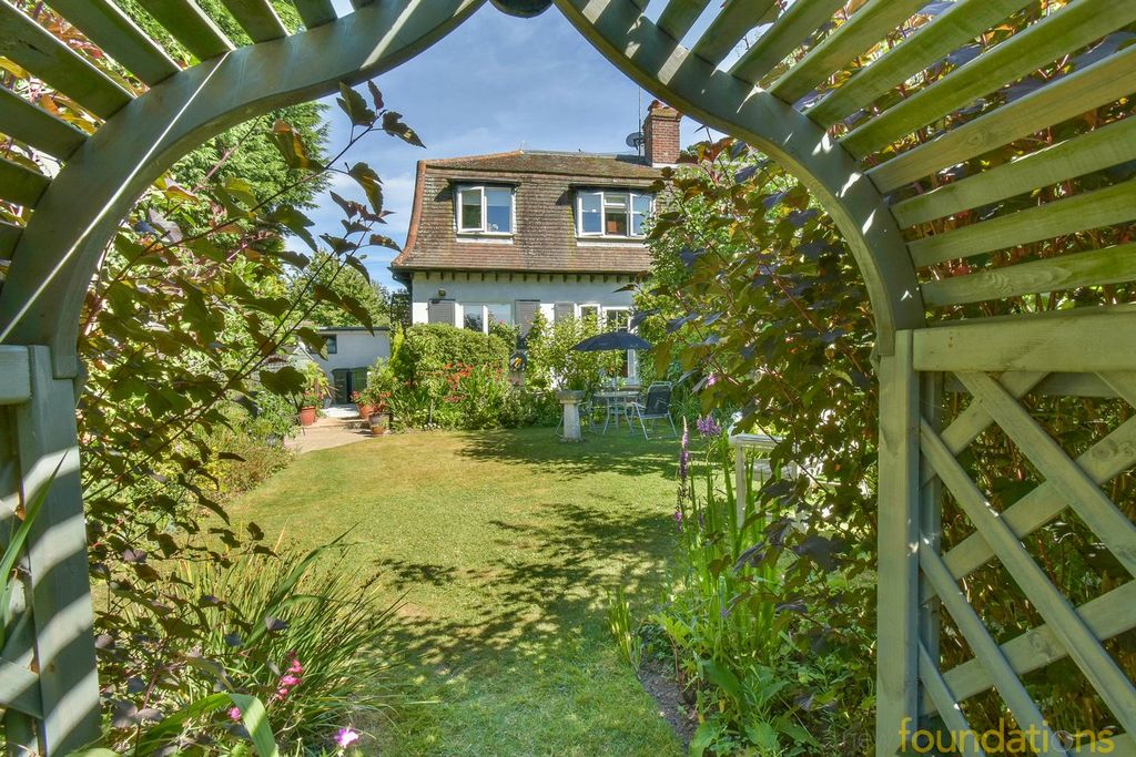 Property photo 2 of 24