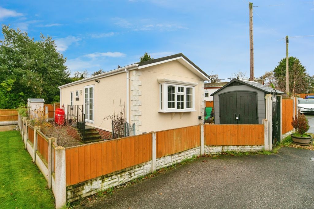 Property photo 2 of 18