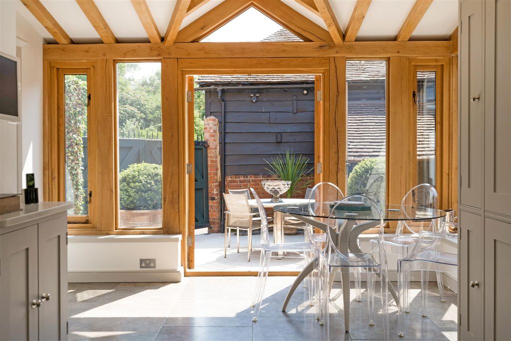 Property photo 3 of 22