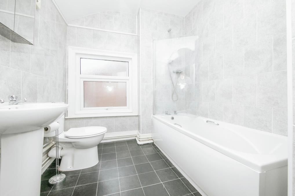 Property photo 3 of 13 Bathroom