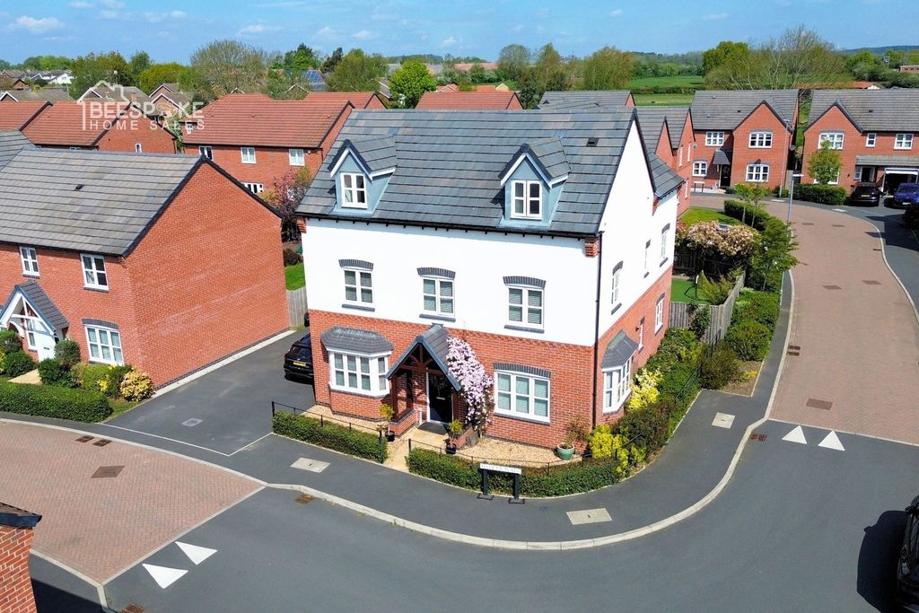 Property photo 1 of 44