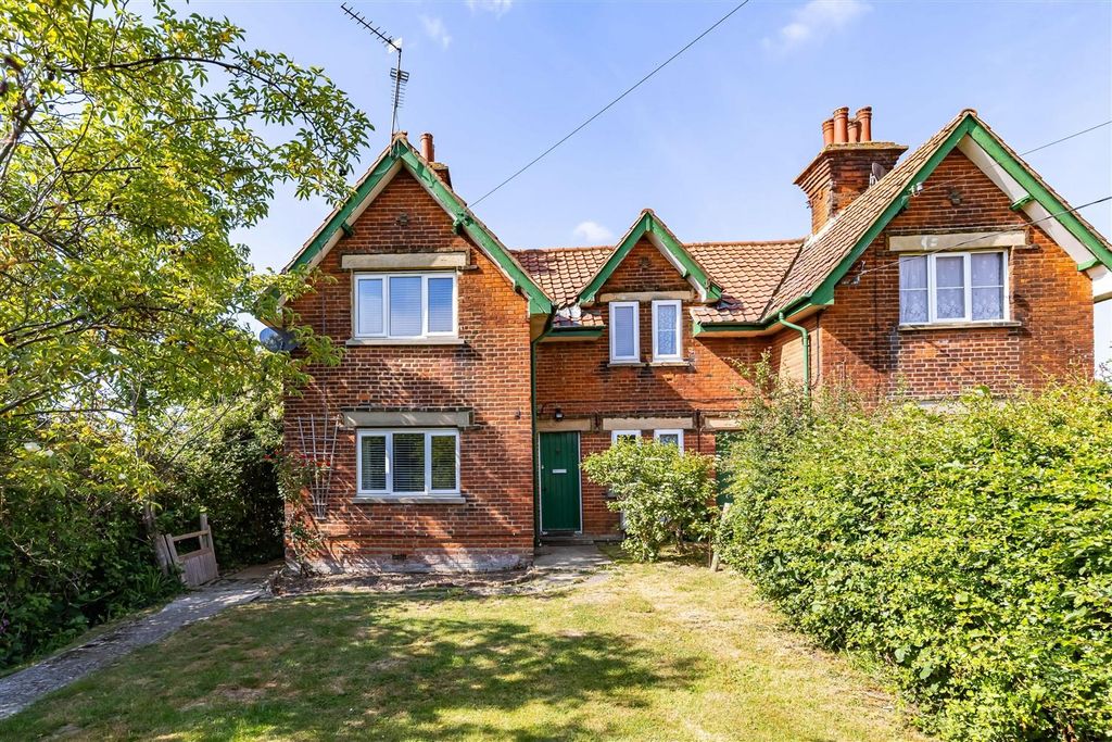 Property photo 1 of 14 56 Stewards Green (8).Jpg