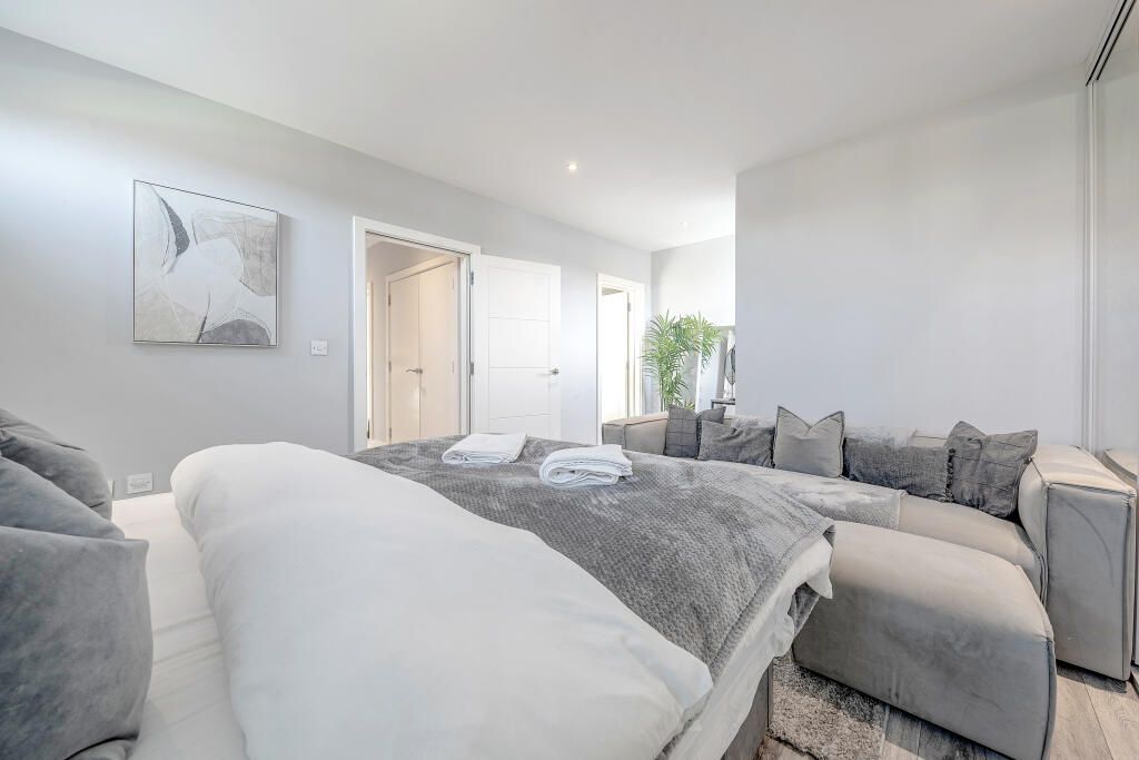 Additional image 12 of 2 bed flat for saleTwo Bedroom Apartment In Avenir Heights, Station Approach Road, Coulsdon CR5