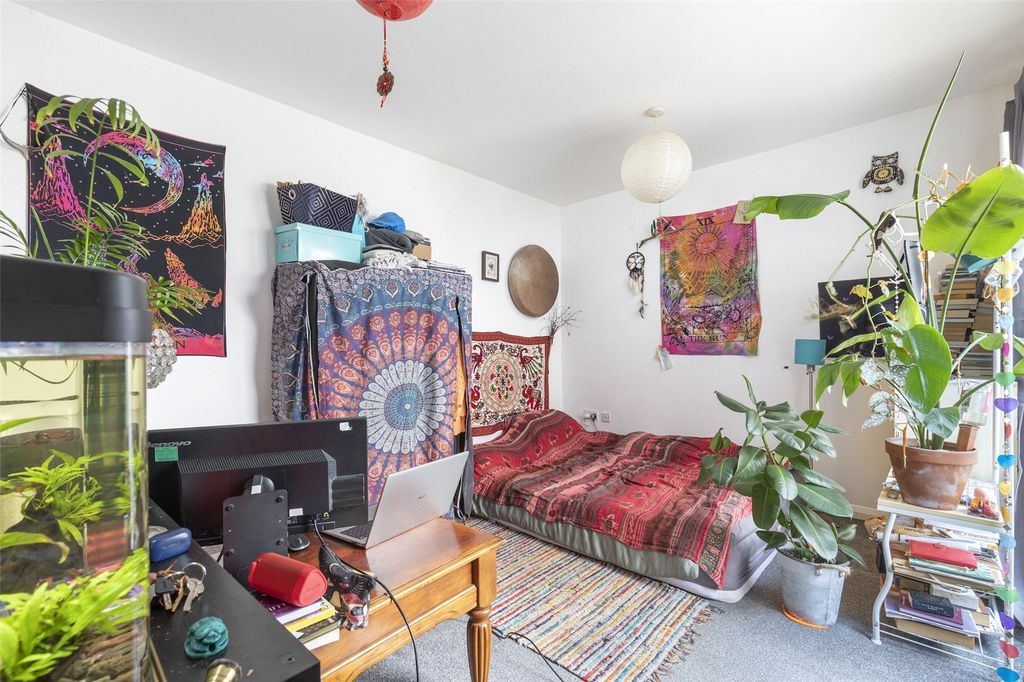 Property photo 2 of 7 Studio