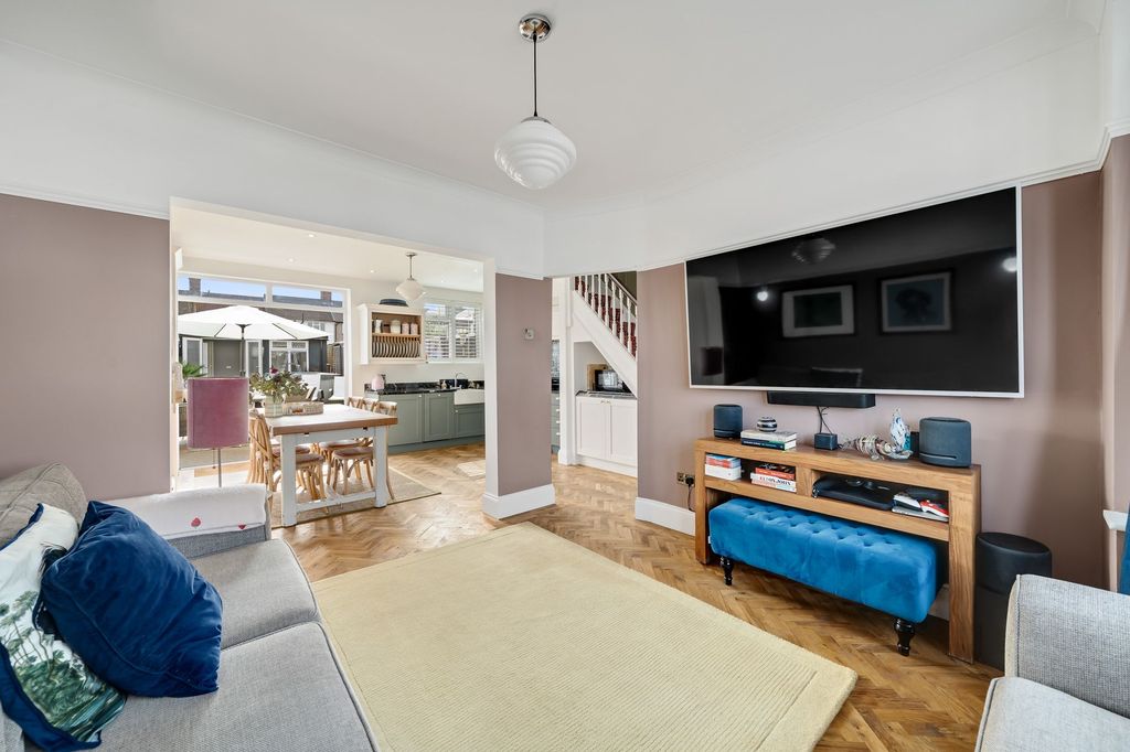 Property photo 3 of 18