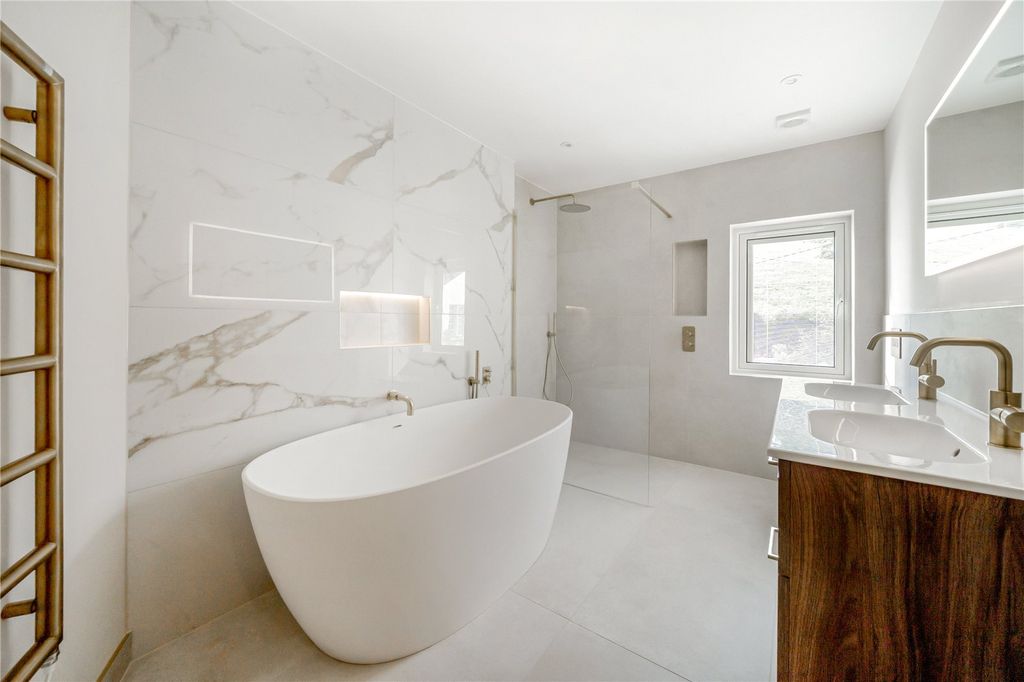 Property photo 2 of 26 Img