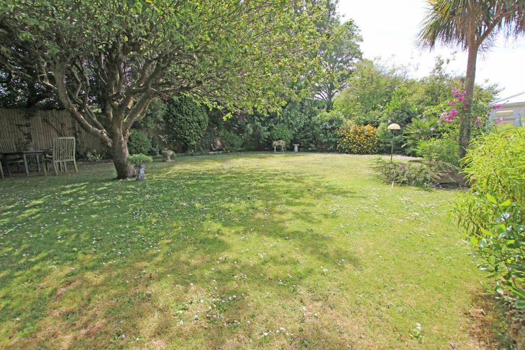 Property photo 2 of 18