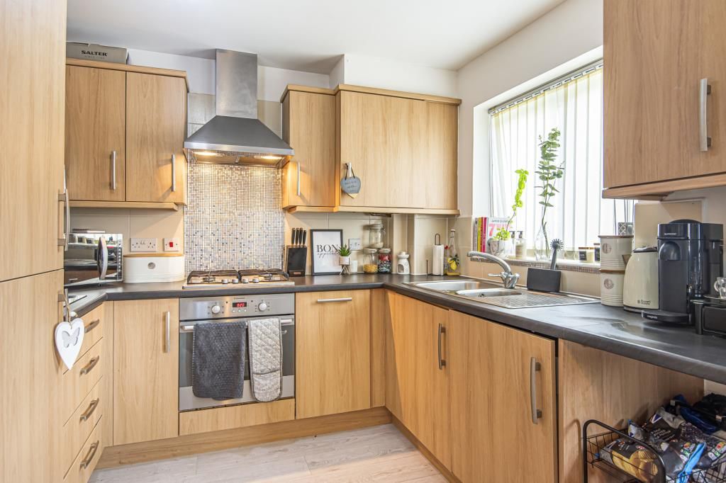 Property photo 2 of 10 Kitchen