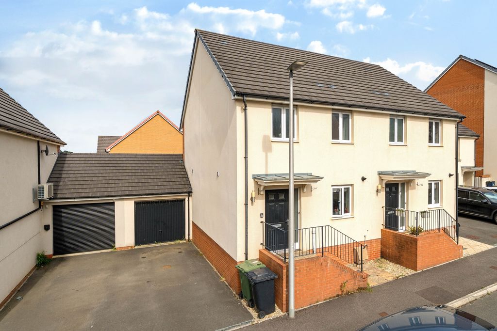 Property photo 1 of 20 1482737-1-6A42Ad20500B1-Arw-1