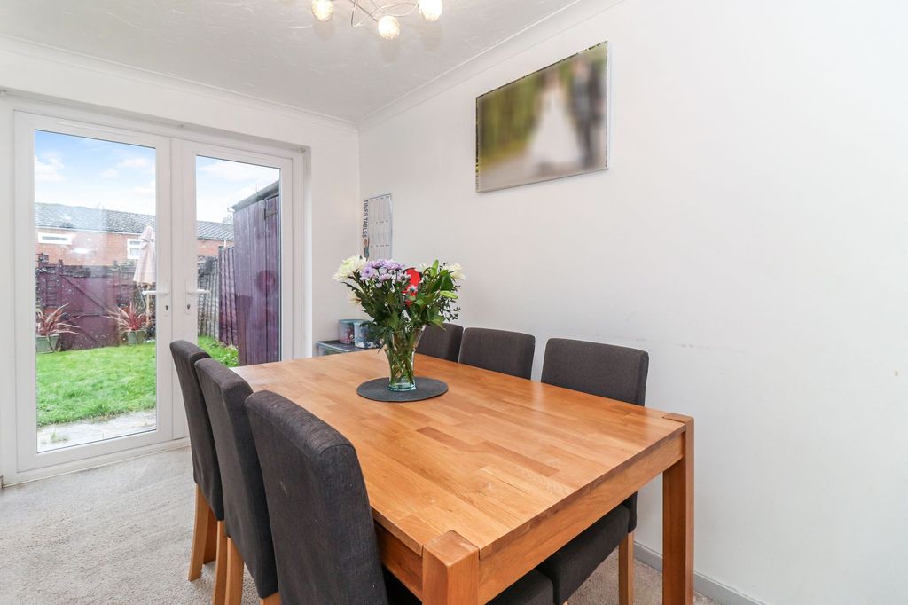 Property photo 3 of 20