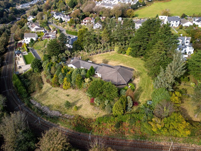 Property photo 3 of 32 South Court