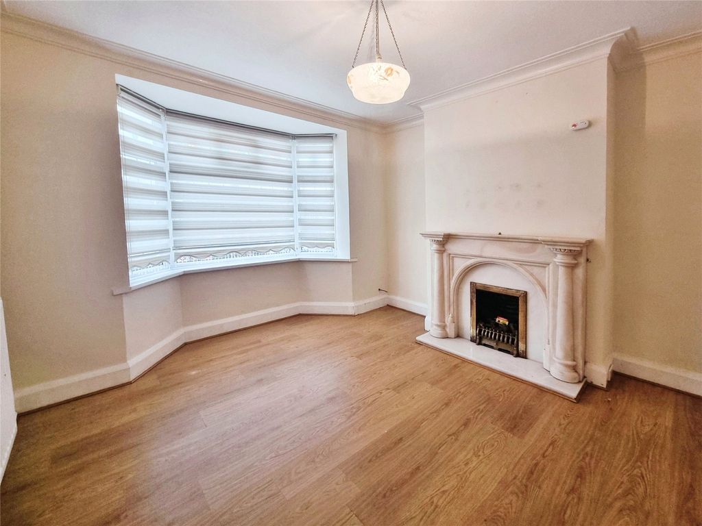 Property photo 2 of 10 Picture No. 04