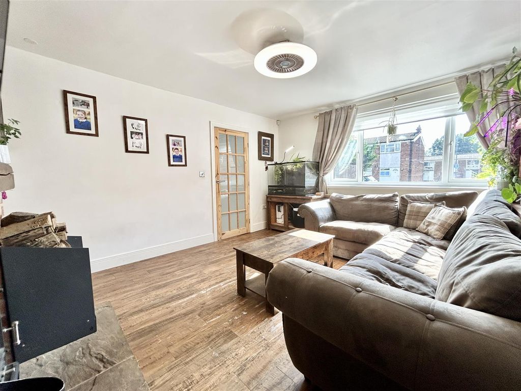 Property photo 3 of 19