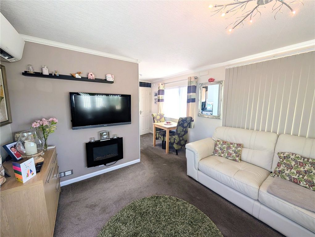Property photo 3 of 12 Picture No. 06
