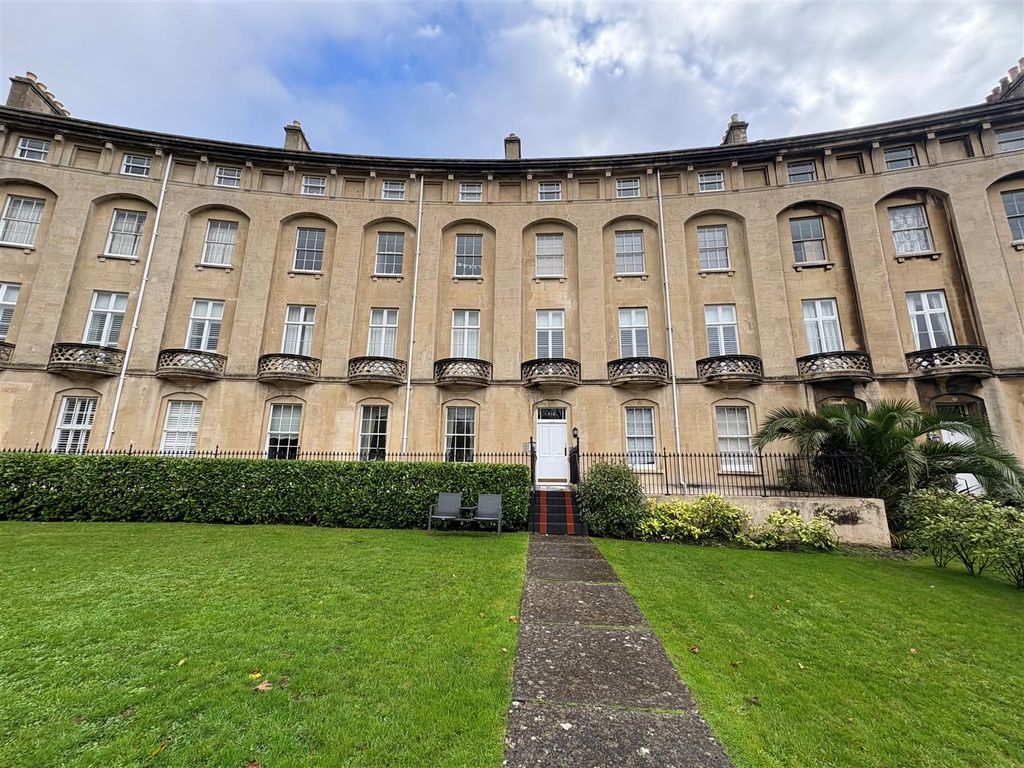 Property photo 2 of 18 Outside