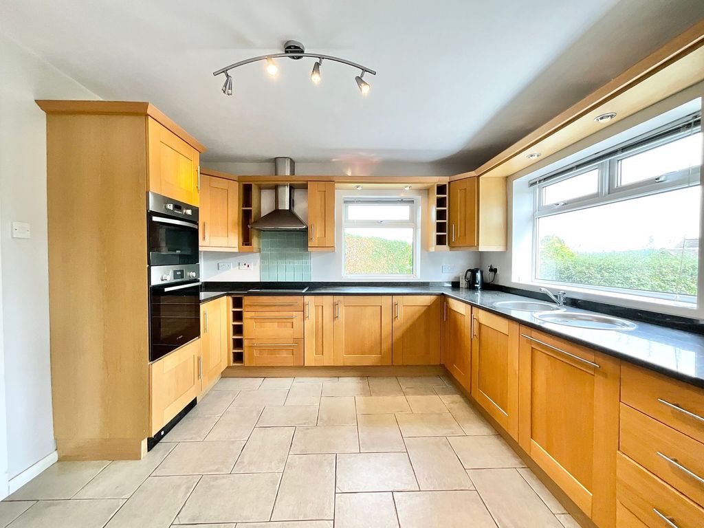 Property photo 3 of 40