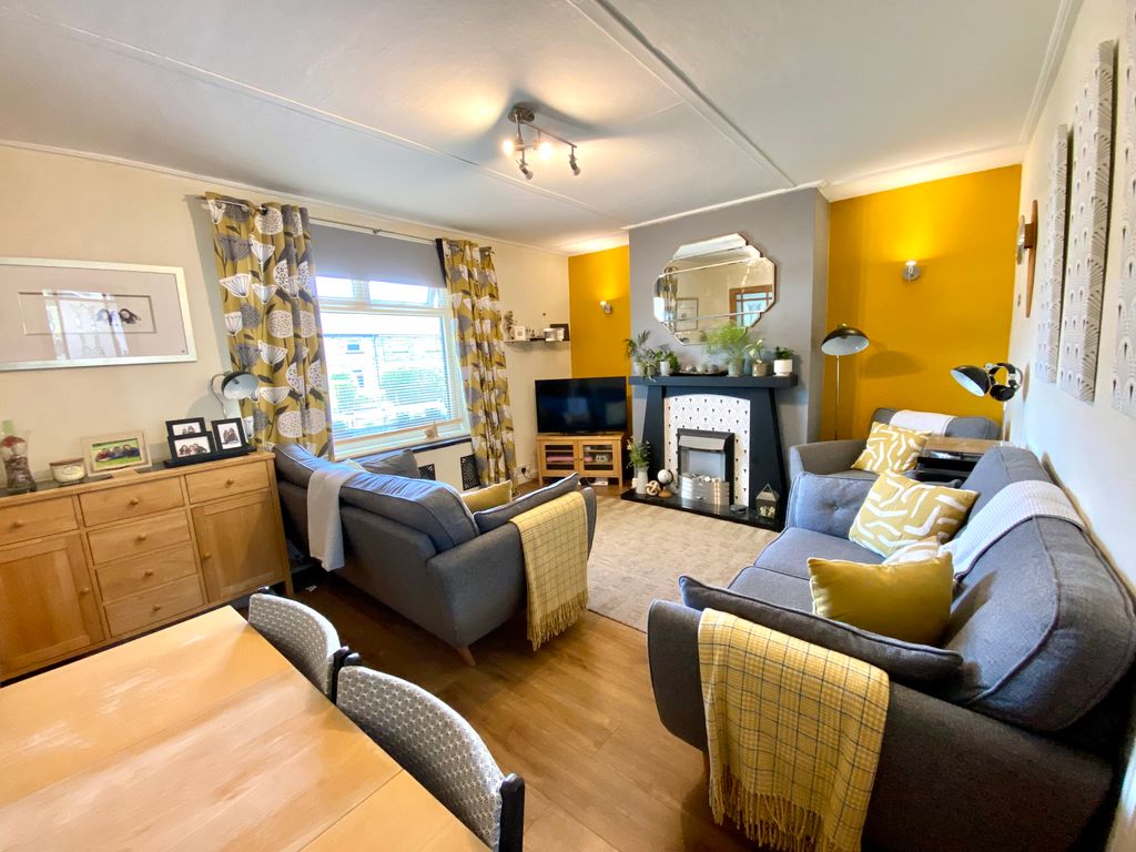 Property photo 1 of 13 Lounge
