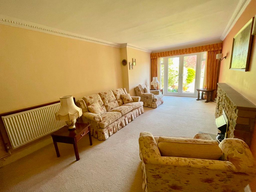 Property photo 2 of 32
