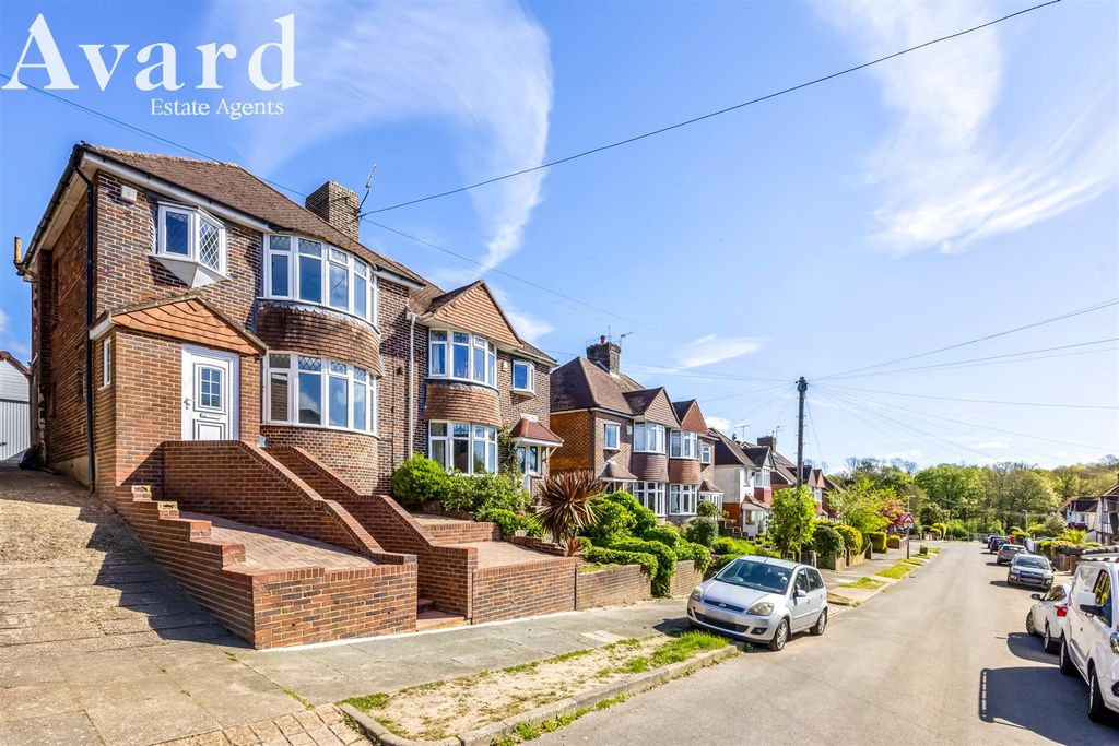 Property photo 1 of 18 Park Road_26-017.Jpg